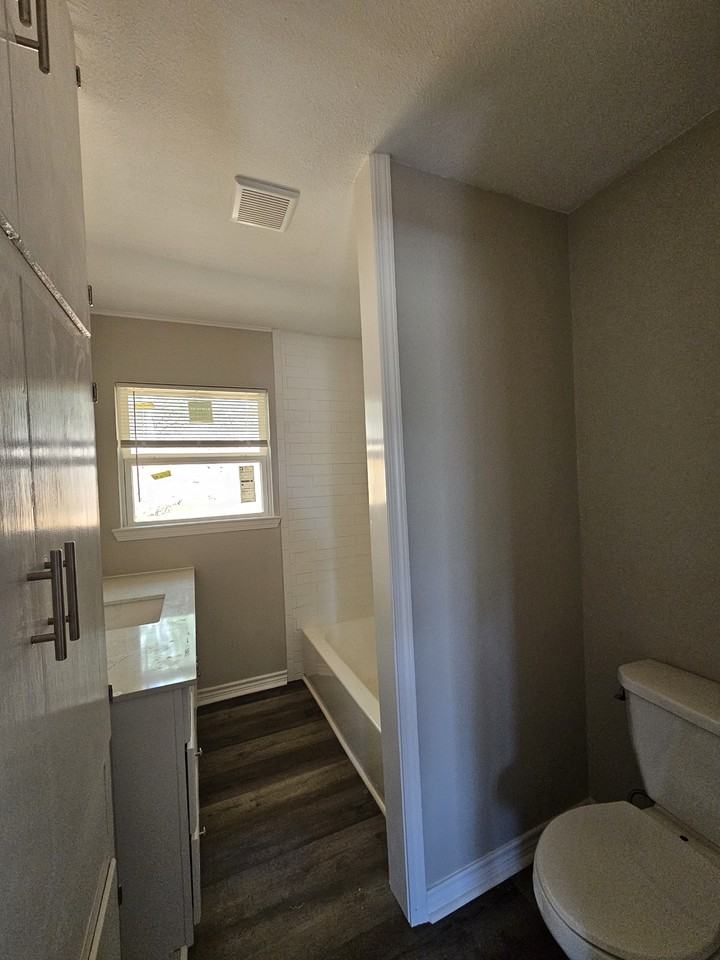 120 Houston #NA - Photo 6 of 13