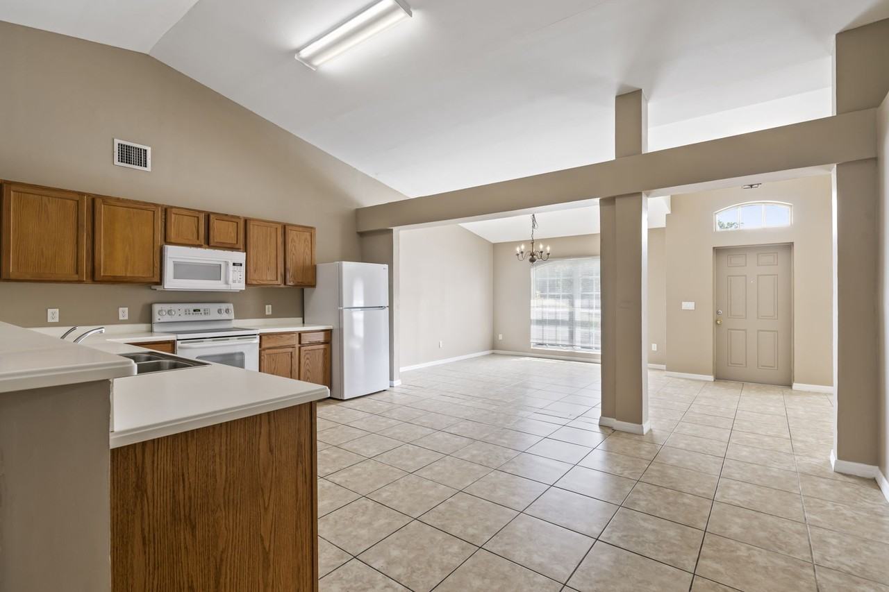 9016 86th St #NA - Photo 4 of 20