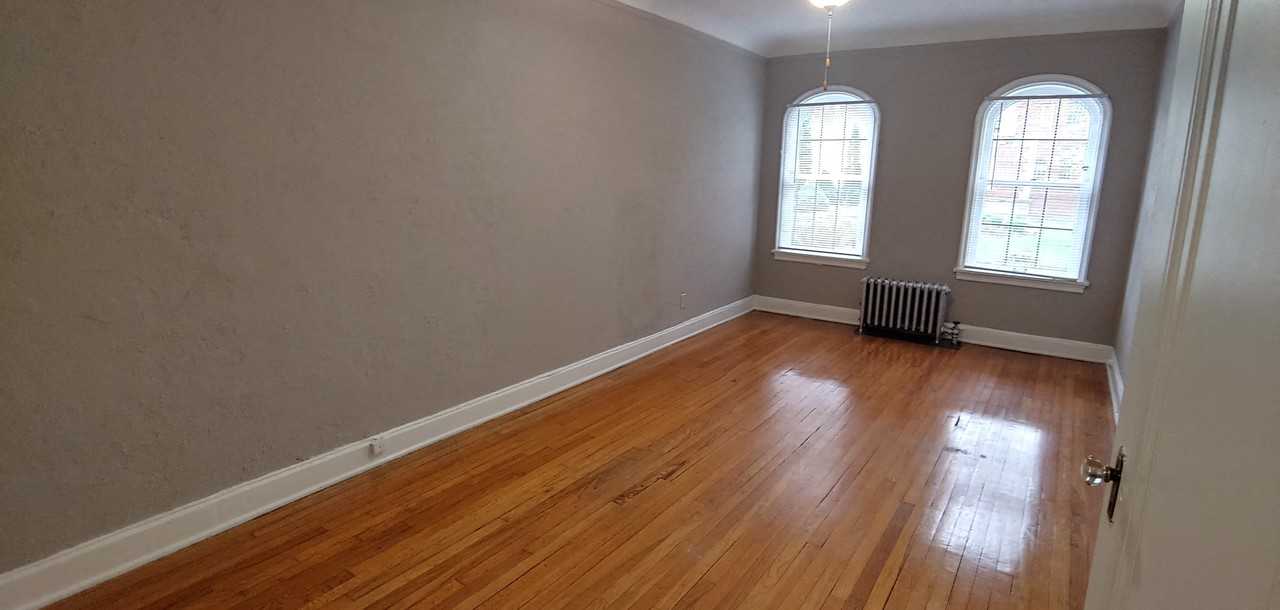 Hampton House - Photo 7 of 28