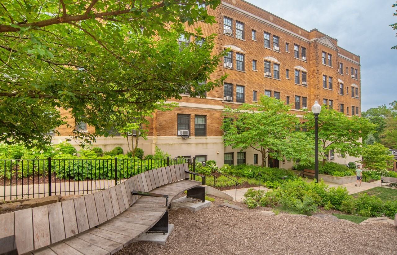 1900 Lamont - Photo 7 of 33