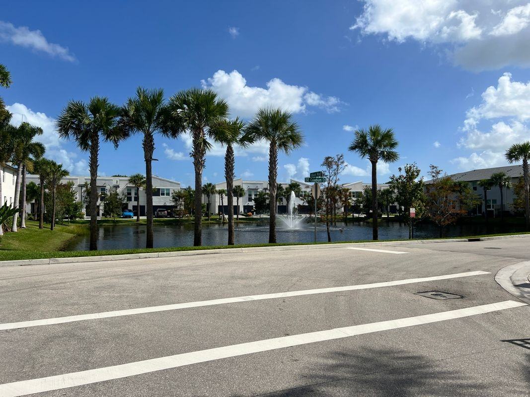 3916 Se Mentmore Ln - Photo 2 of 15