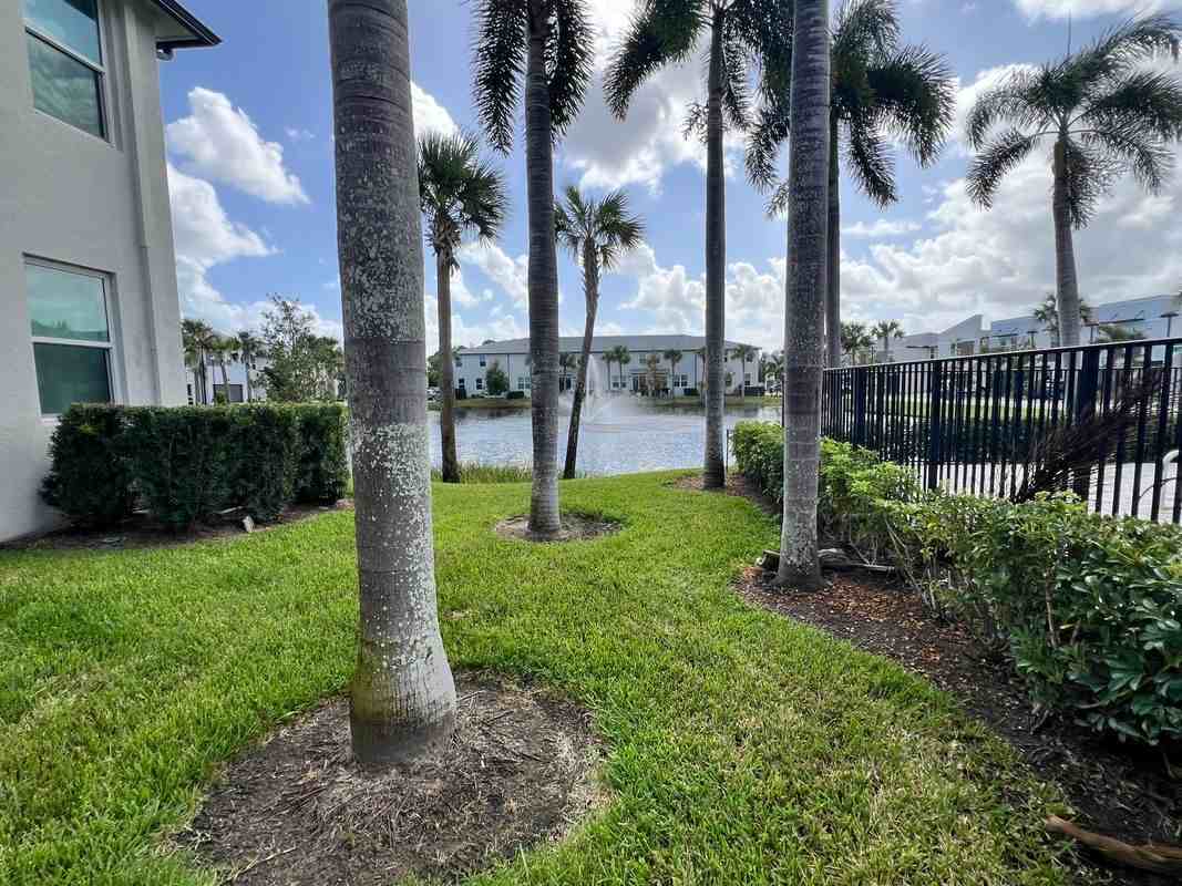 3916 Se Mentmore Ln - Photo 3 of 15