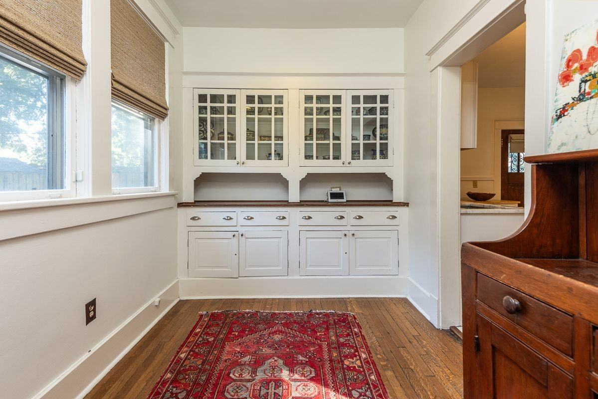 1553 Vance Ave - Photo 2 of 24