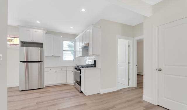 453 Banta Ave - Photo 2 of 20