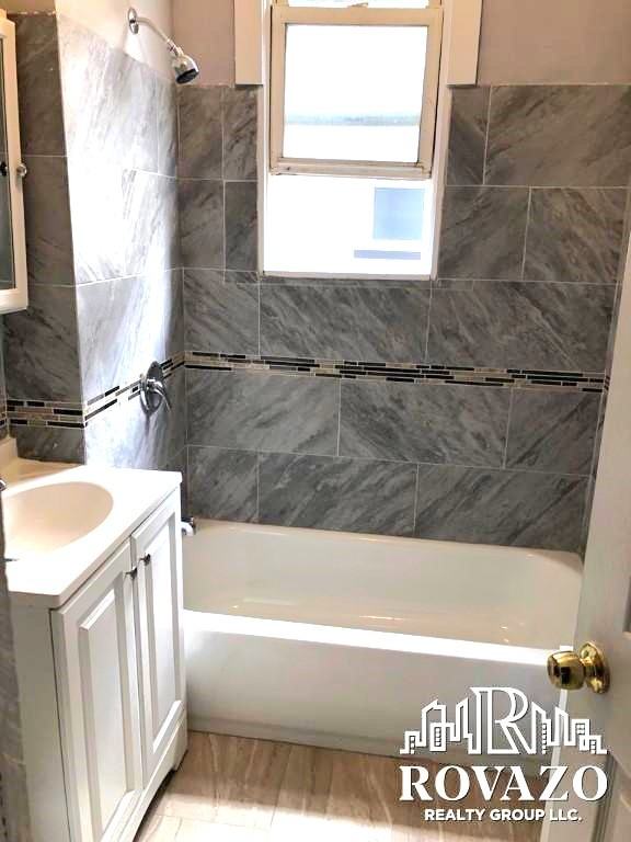 417-419 Leslie Street #2R - Photo 6 of 6