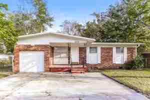 featured image of 2712 Floradale Dr S