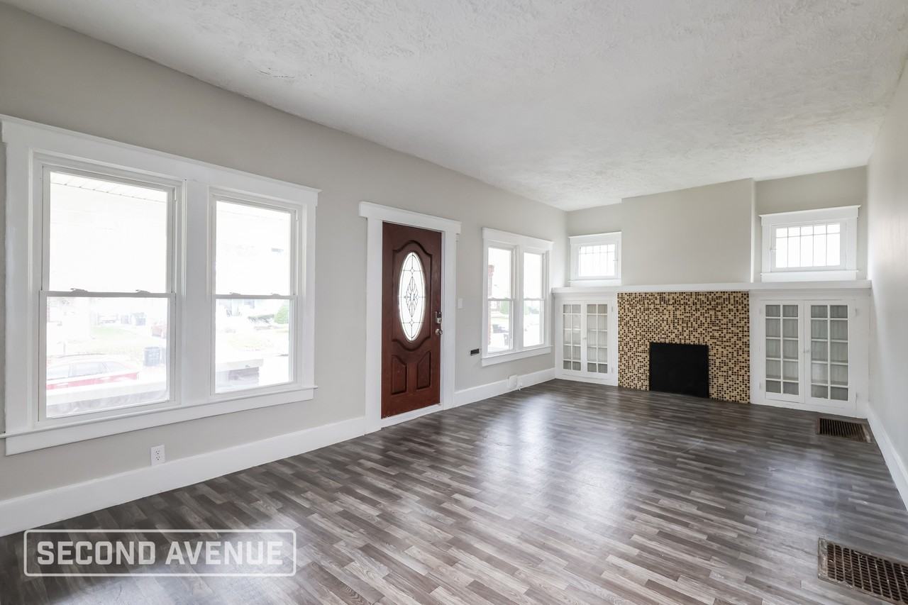 635 S 43rd St - Photo 5 of 27