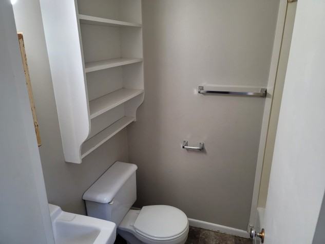 1 Bedroom Unit Near Hospital! - Photo 3 of 13