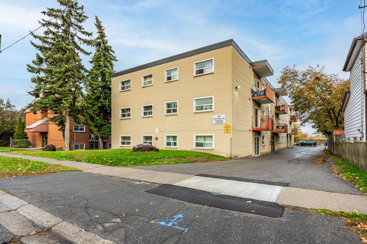 591 Oxford Street - Photo 2 of 10