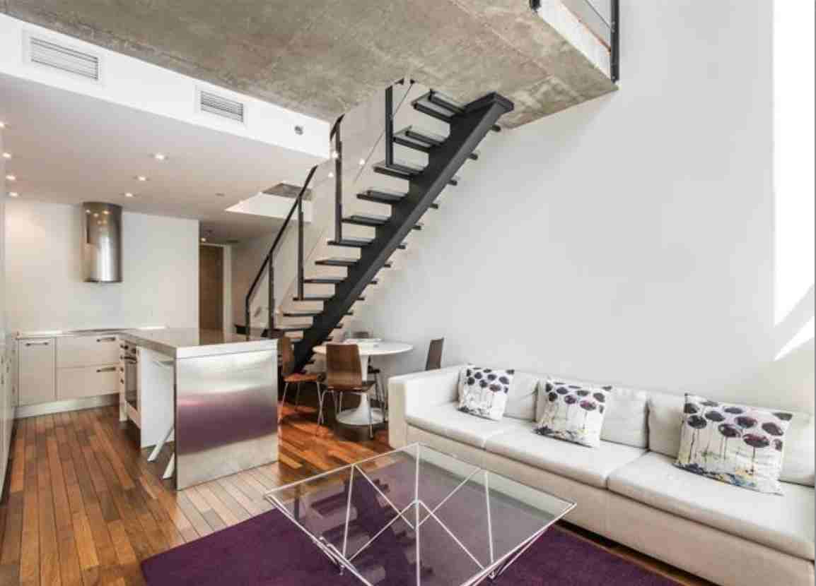 445 Avenue Viger Ouest #908 - Photo 2 of 16