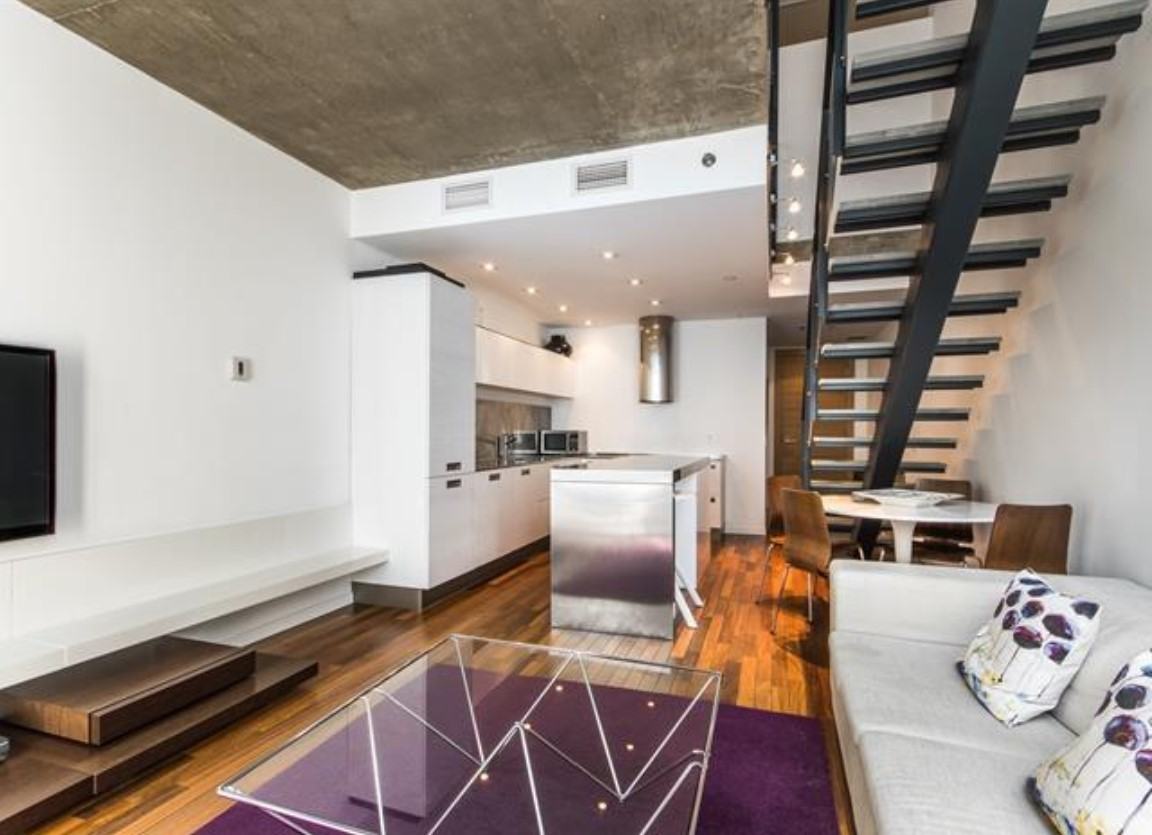 445 Avenue Viger Ouest #908 - Photo 3 of 16