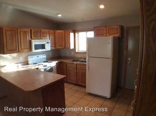 305 S Western Ave - Photo 2 of 15