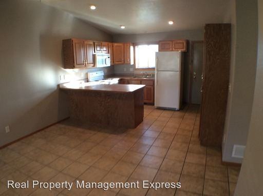 305 S Western Ave - Photo 3 of 15