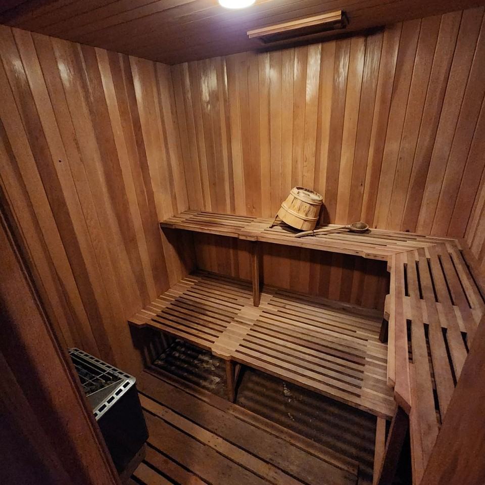 498 Se Galena Ave - Photo 2 of 21