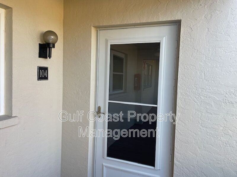 270 Santa Maria St #104 - Photo 3 of 27