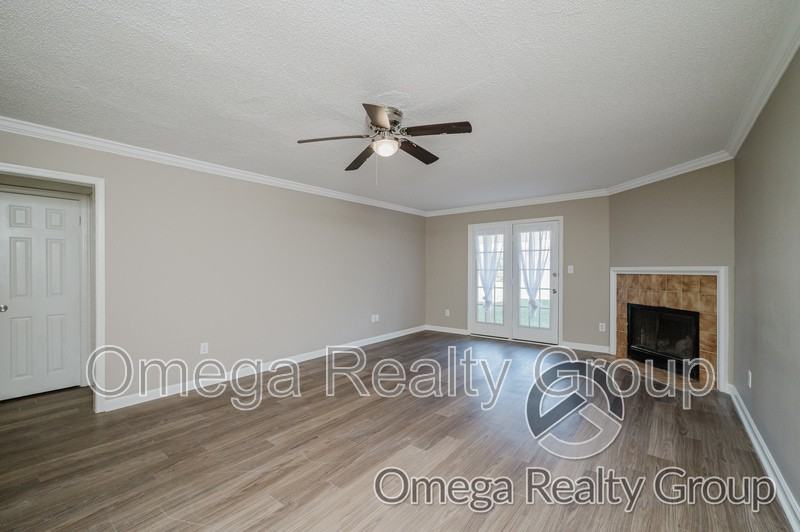 3614 Castle Ridge Rd - Photo 7 of 33