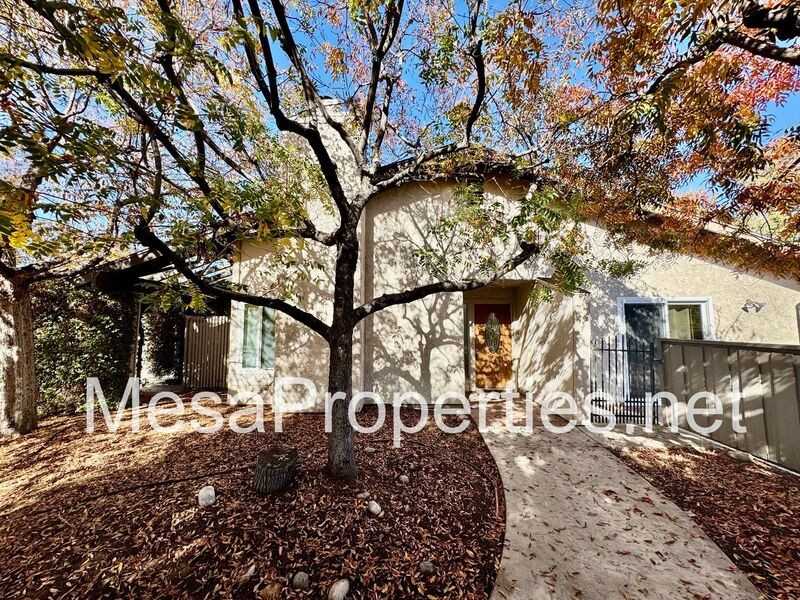 1502 Webster Ave - Photo 2 of 24