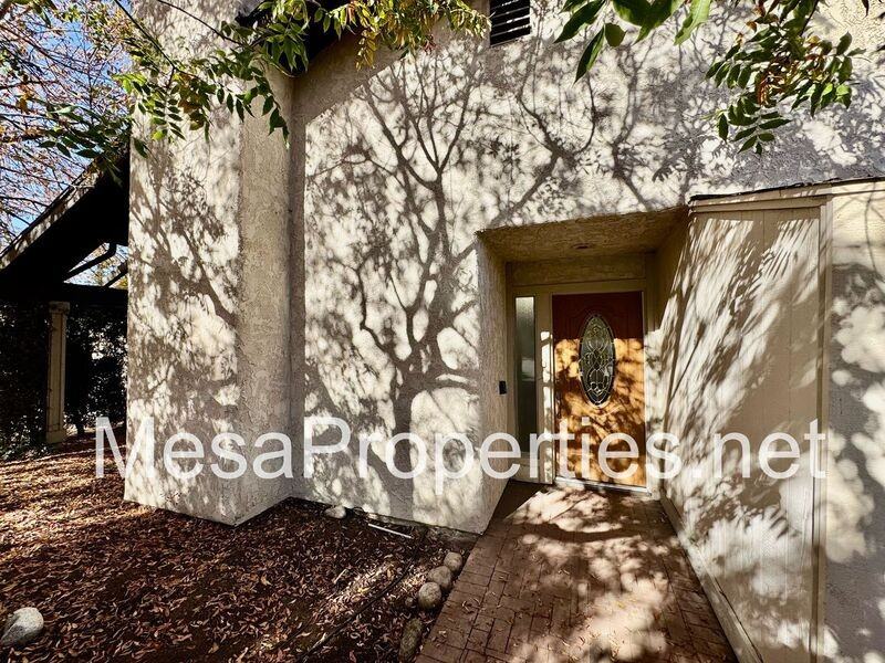 1502 Webster Ave - Photo 3 of 24