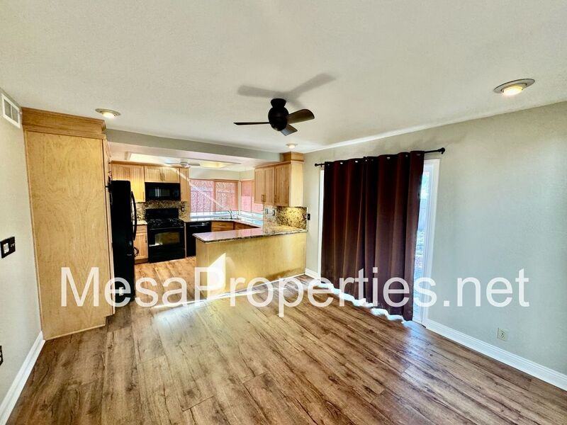 1502 Webster Ave - Photo 6 of 24