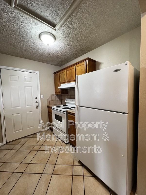 3808 Bluebird Ave - Photo 5 of 14