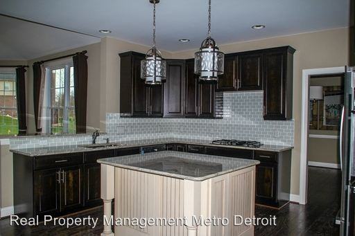 3951 Grand Oaks Blvd - Photo 3 of 29