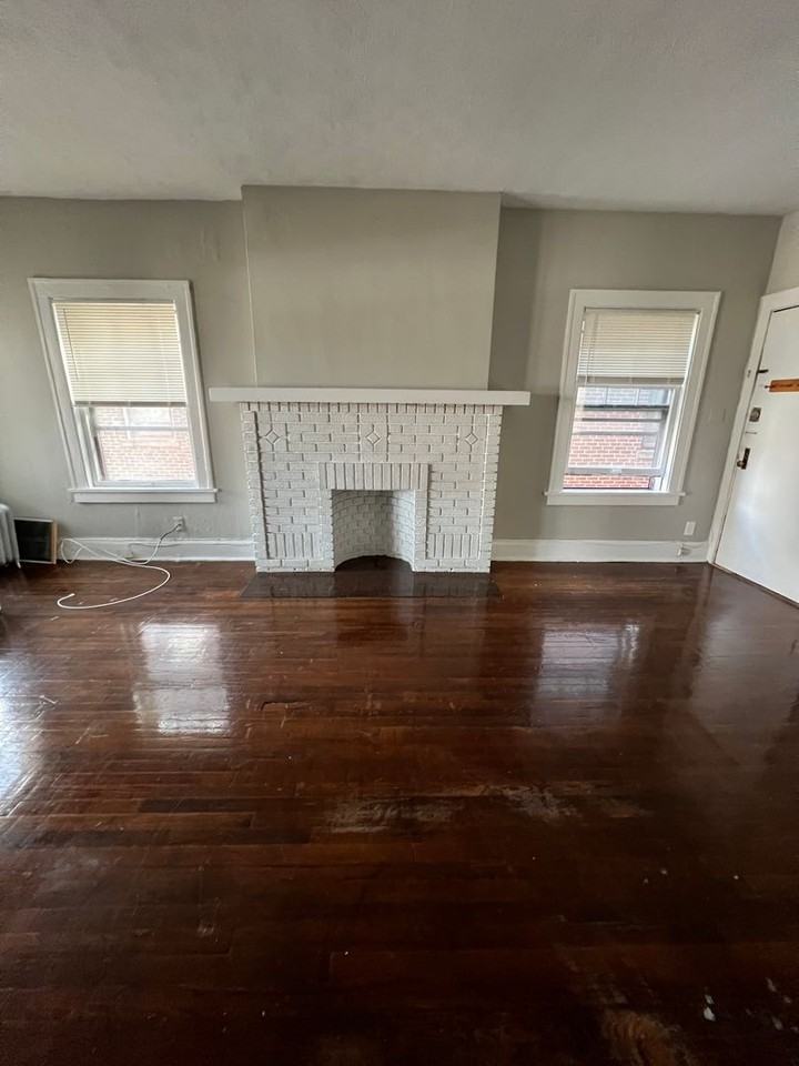 2814 Hampshire Road - Photo 4 of 11