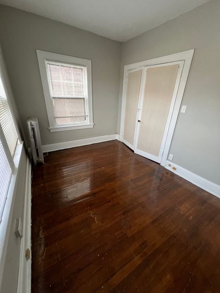 2814 Hampshire Road - Photo 6 of 11