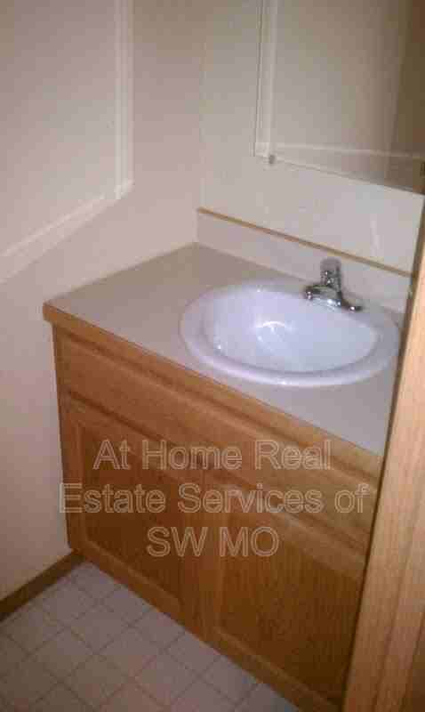 5592 N Green Ln - Photo 3 of 8