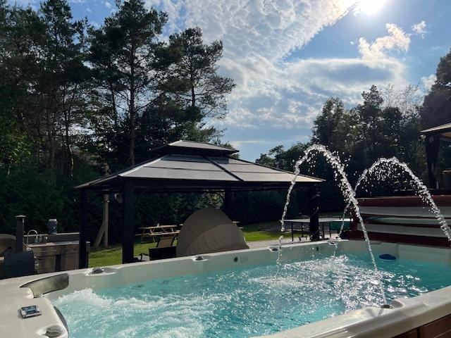 23 Cranborne Chase - Photo 3 of 27