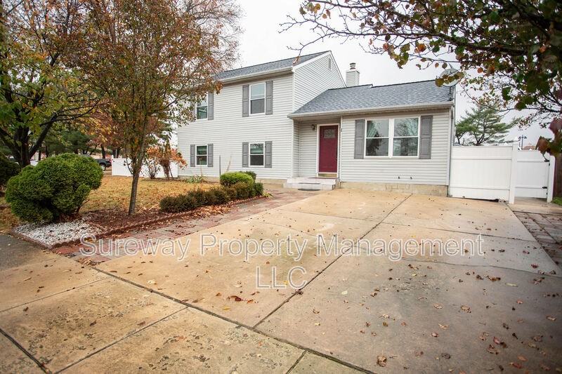 1 Candlewood Cir - Photo 2 of 36