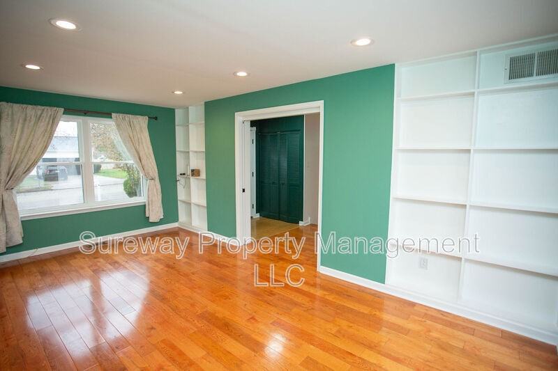 1 Candlewood Cir - Photo 3 of 36