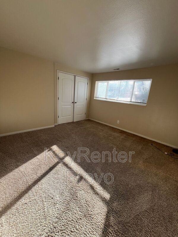 1741 Willowbrook Dr - Photo 4 of 8