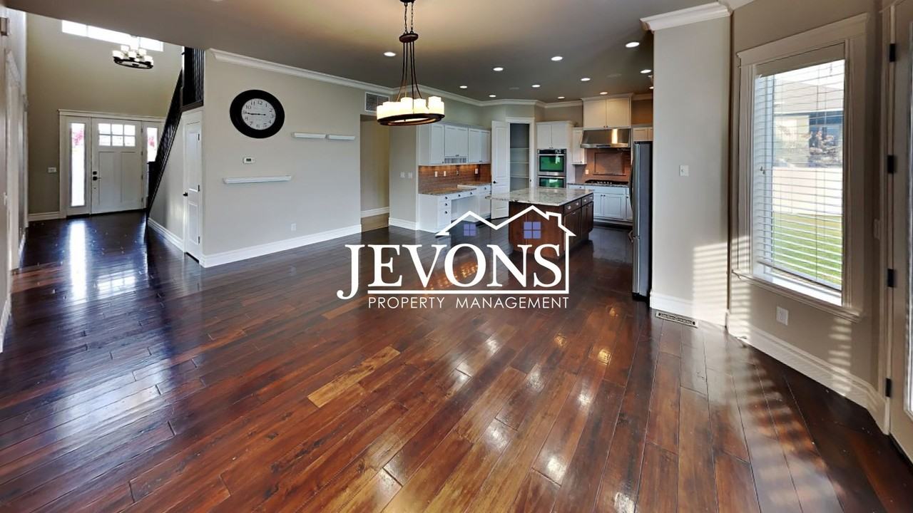 2201 S 75th Ave - Photo 6 of 50