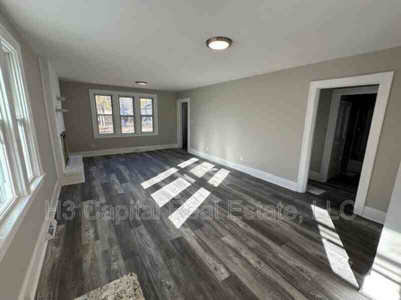 503 Leslie Ave - Photo 3 of 9