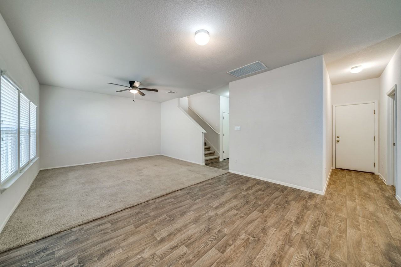 9535 Sandy Ridge Way - Photo 7 of 25