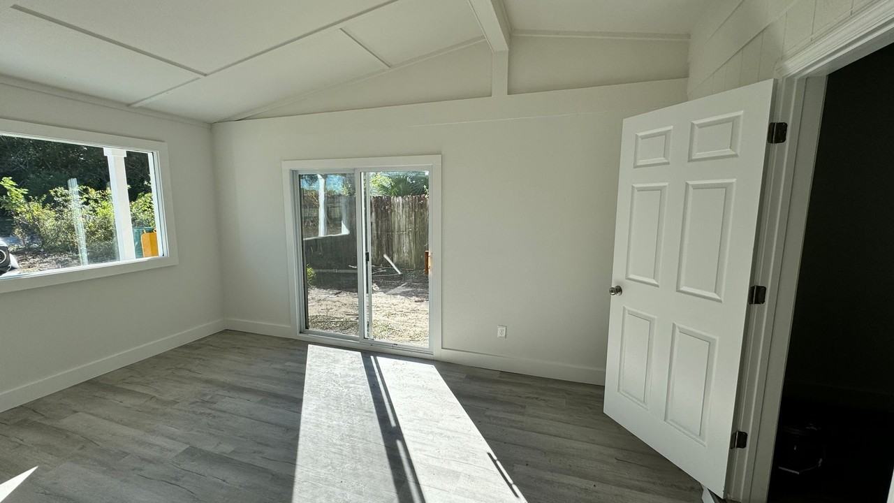 608 Manchester Rd - Photo 4 of 12