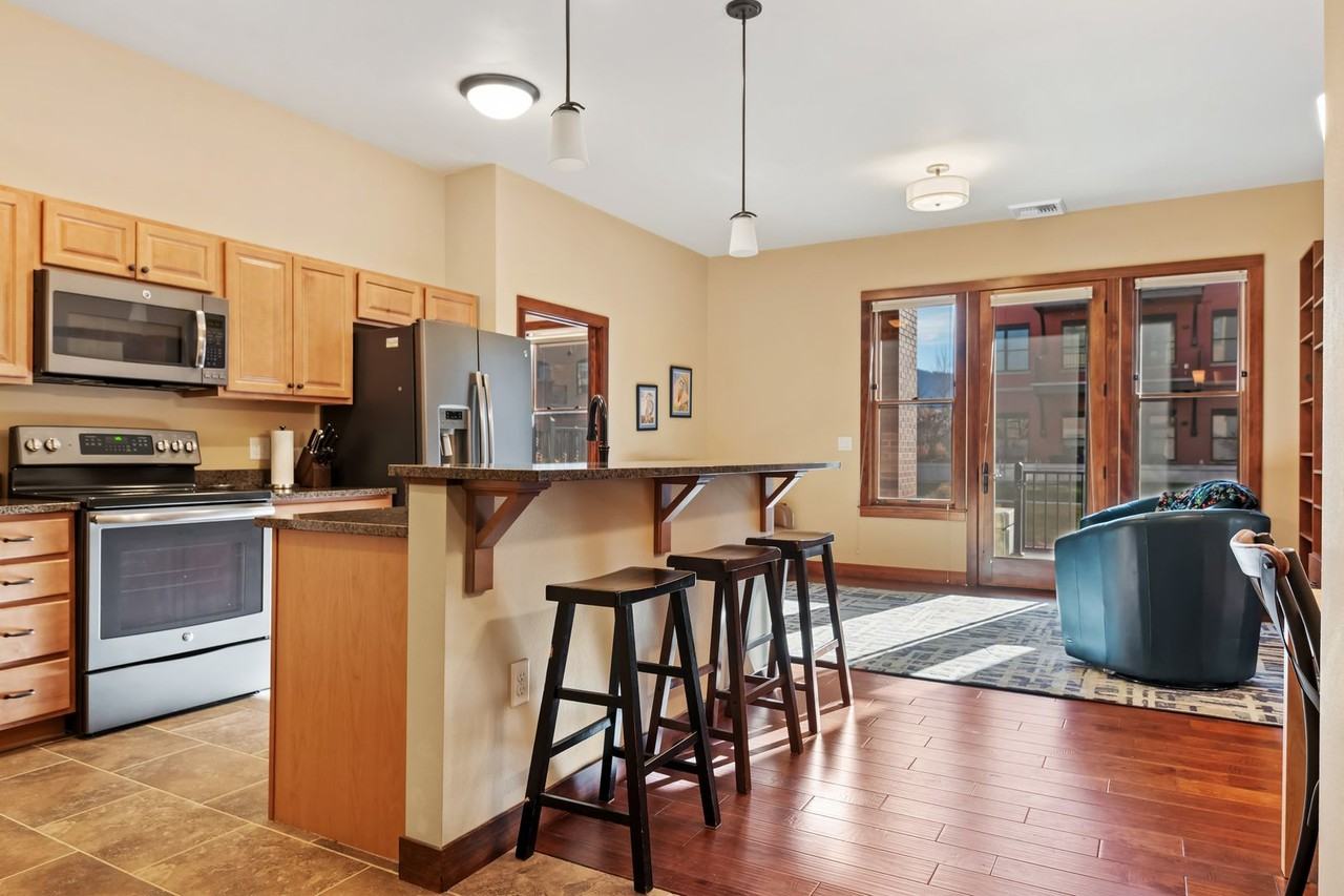 875 Wyoming St - Photo 2 of 27