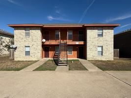 featured image of 1007 Circle M Dr #A