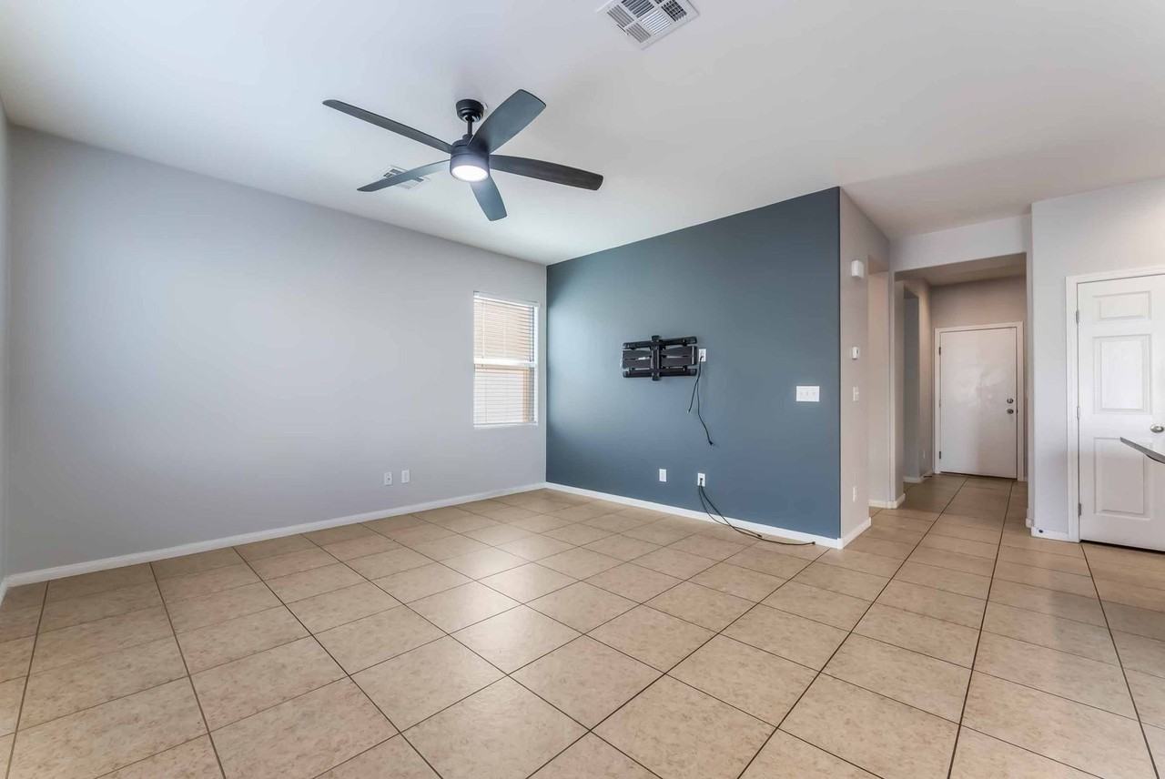 9144 Checkerboard Ct - Photo 3 of 21