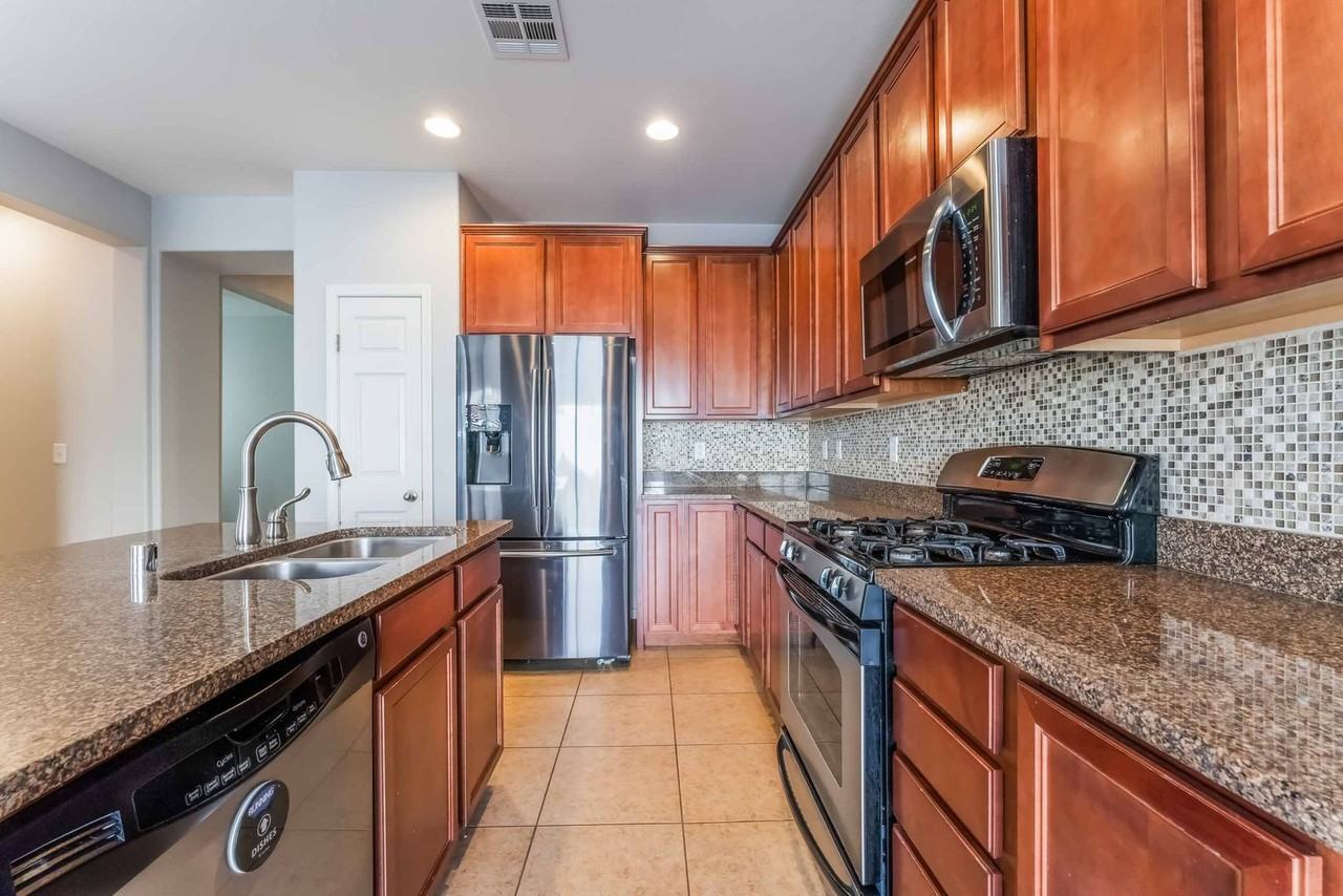 9144 Checkerboard Ct - Photo 6 of 21