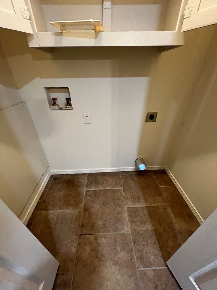 925 N 9th St - Photo 2 of 12