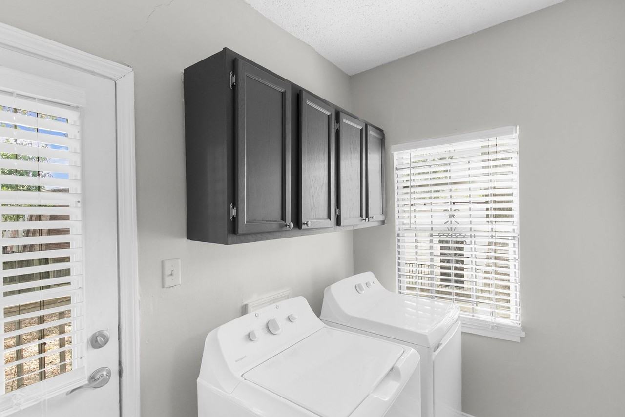 McCormic II Apartments - Photo 7 of 16