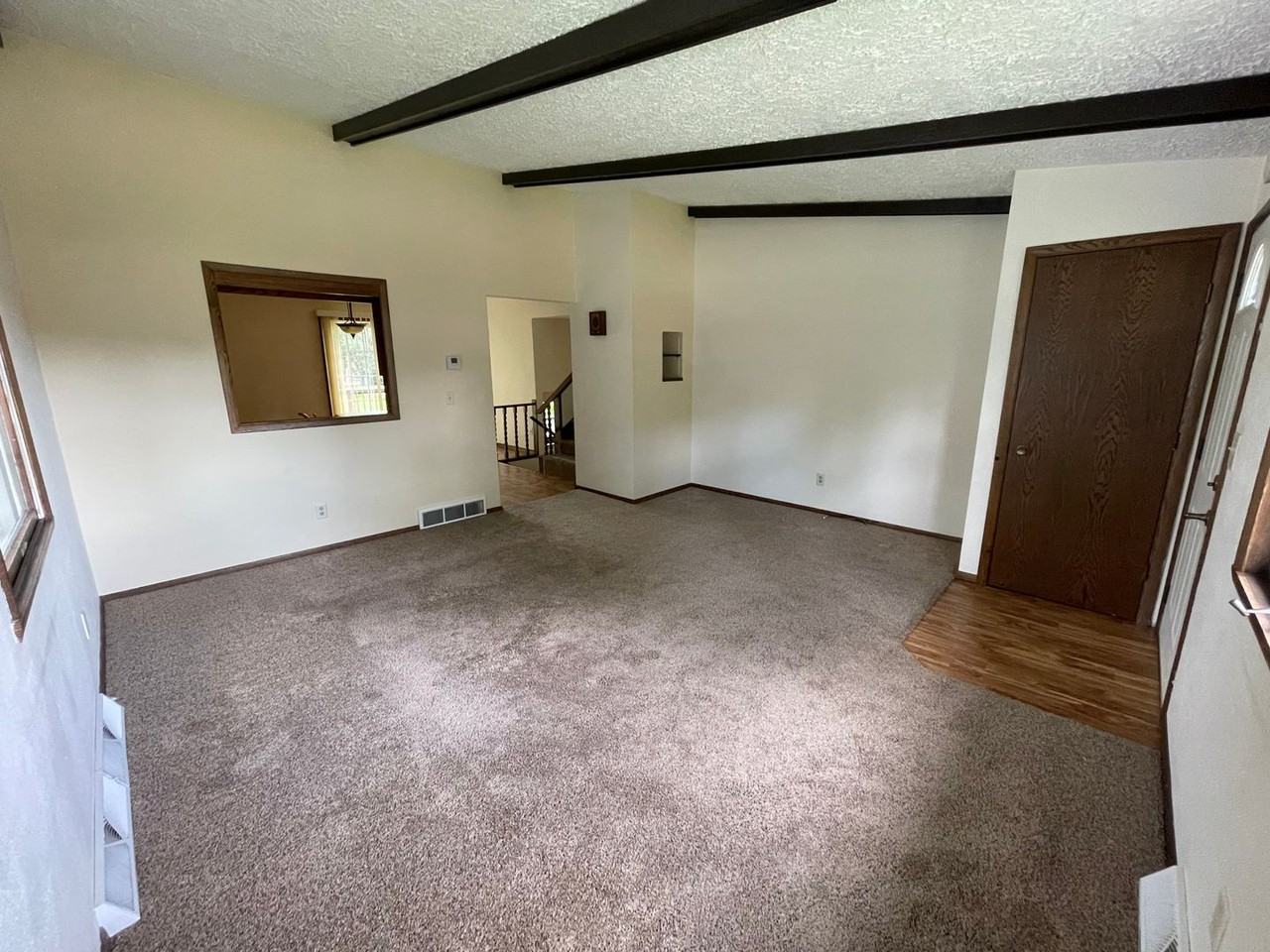 39 Continental Ct - Photo 2 of 12