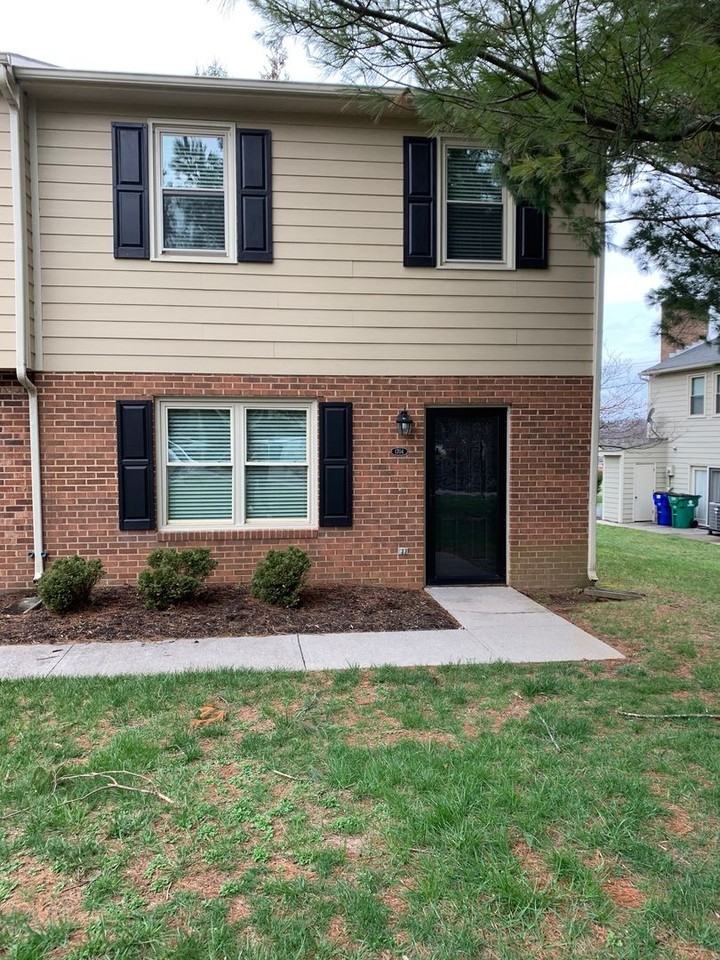1704 Emerald St - Photo 2 of 19