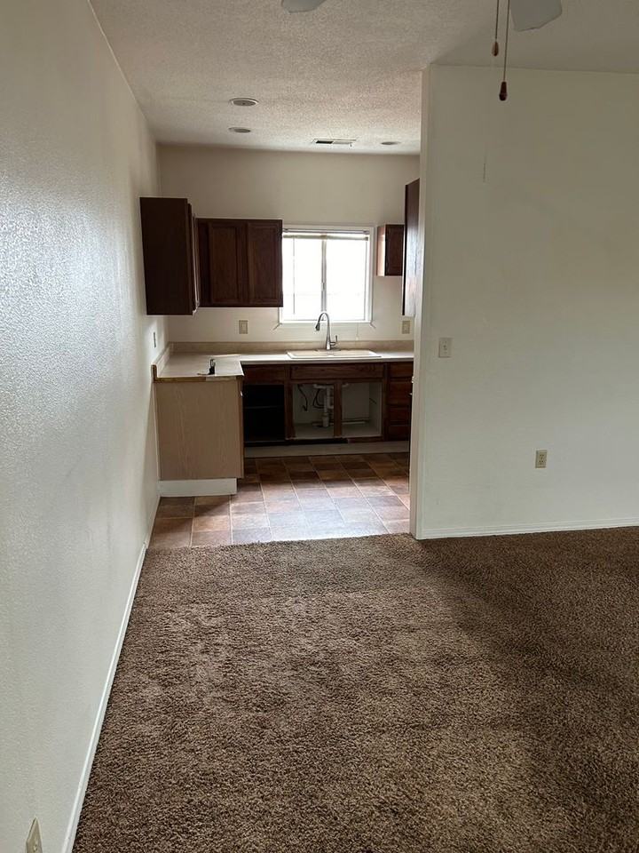 1923 W 2nd St - Photo 3 of 9