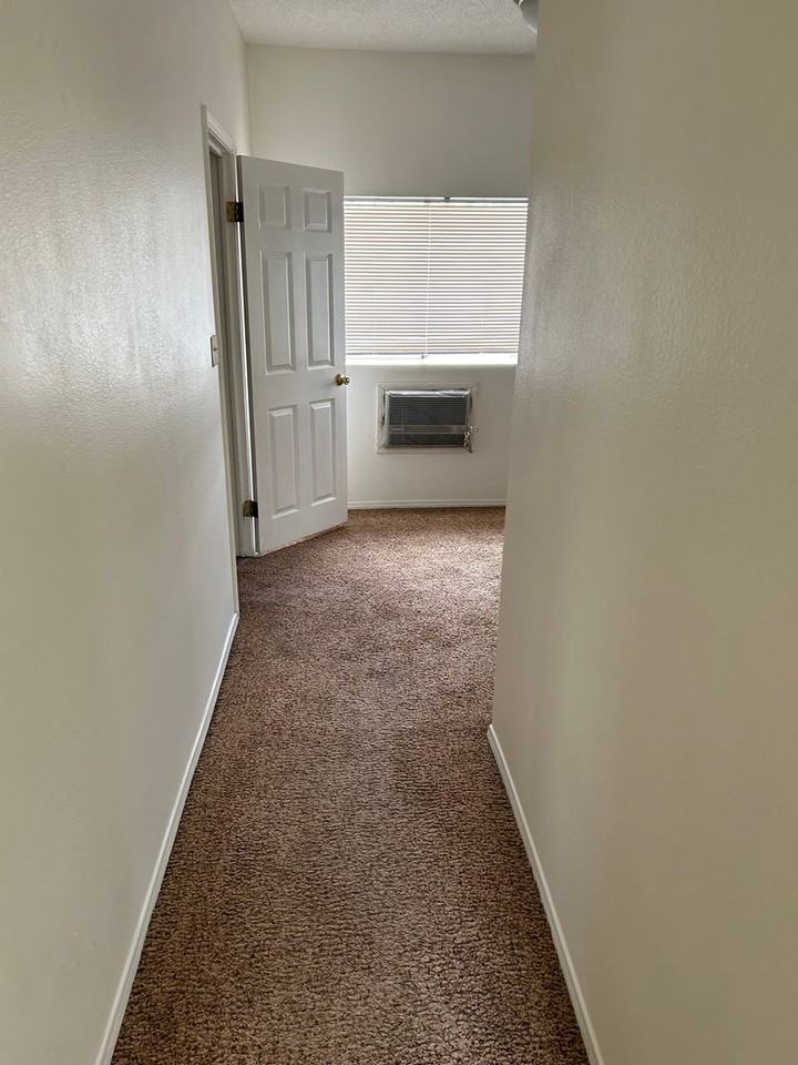 1923 W 2nd St - Photo 7 of 9