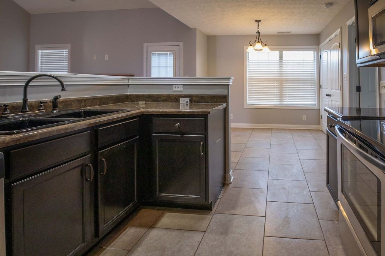 1609 Apache Way - Photo 6 of 23