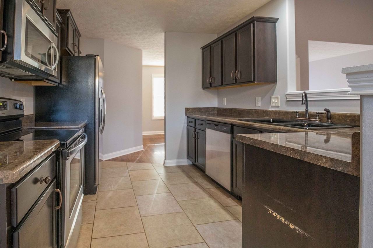 1609 Apache Way - Photo 7 of 23