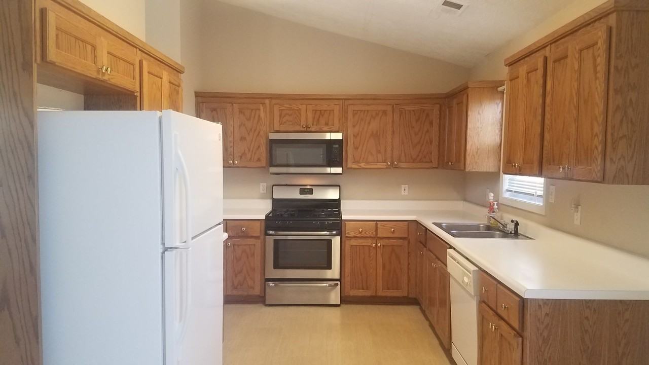 2804 Candler Run Sw - Photo 3 of 8