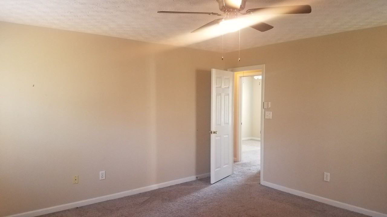 2804 Candler Run Sw - Photo 4 of 8